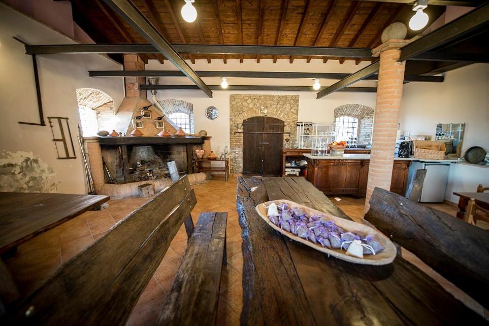 Rossena Fattoria Branciana Bed & Breakfast エクステリア 写真